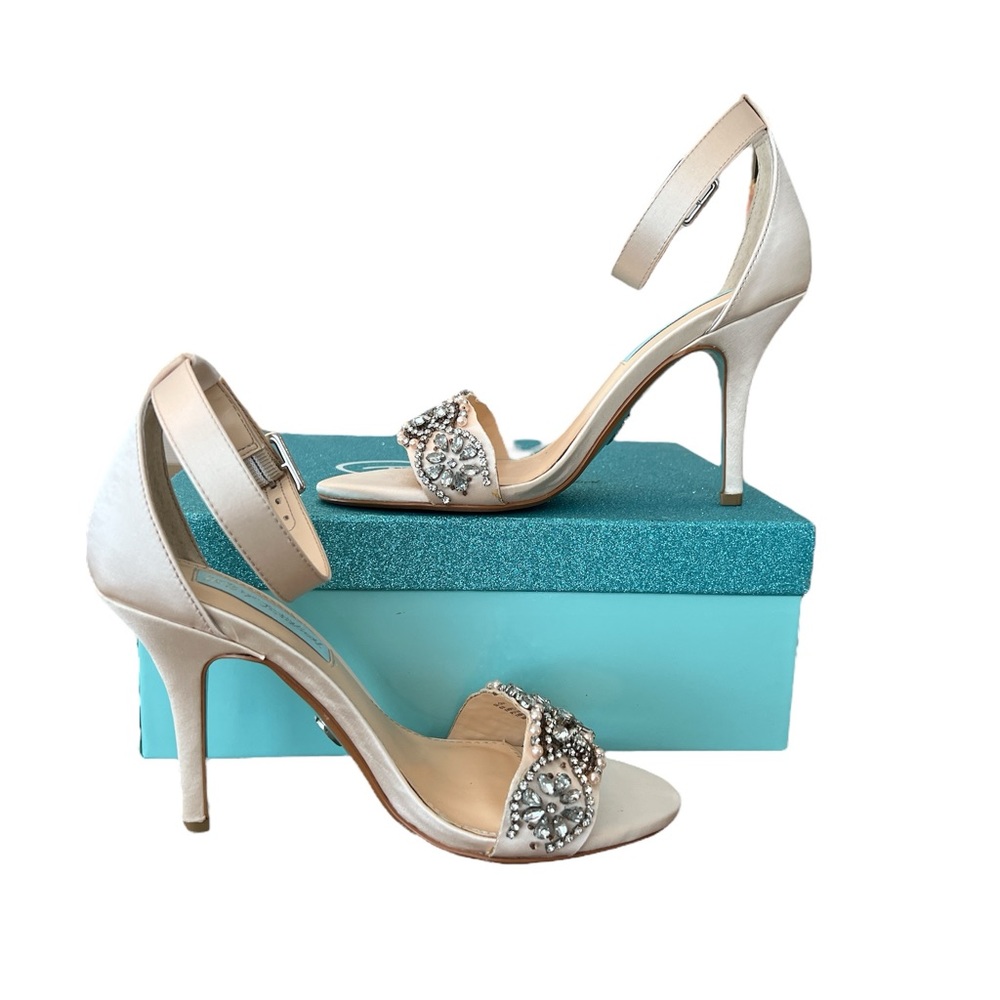 Blue by Betsey Johnson Gina Champagne Satin Ankle Strap Heels 3.5" Size 6